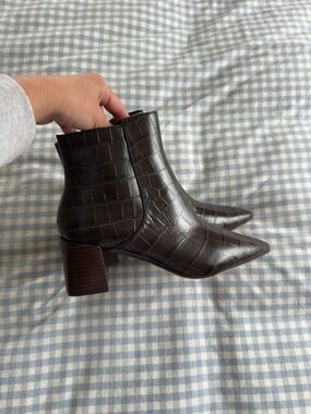 Cole Haan Dark Brown Croc-Embossed Catlyn Ankle Booties Size 10.5